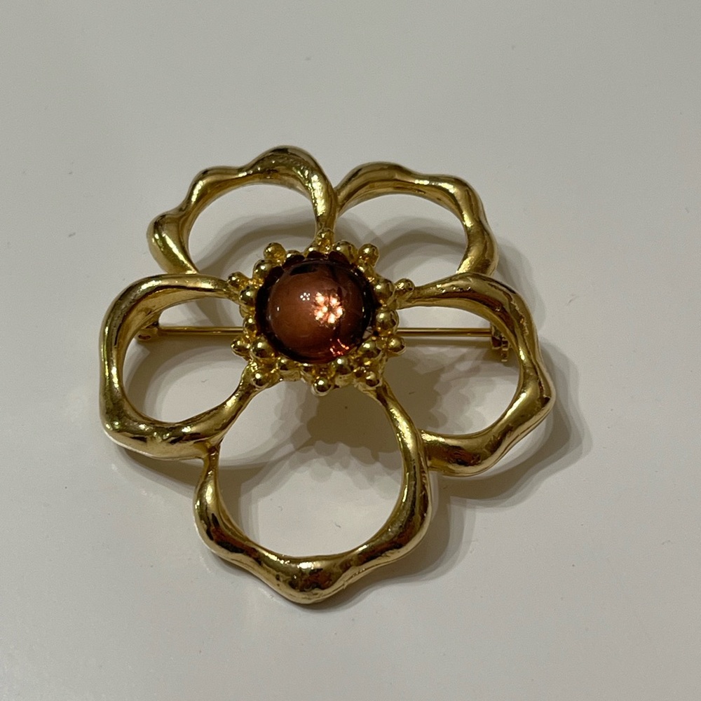 Vintage Gold Tone Open Flower Brooch Amber Glass Cabochon Pin